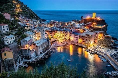 Vernazza beach in Vernazza, Europe :: Beachoo