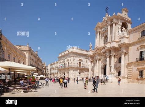 Ortigia Cathedral, Duomo Santa Maria delle Colonne, La Vergine del ...