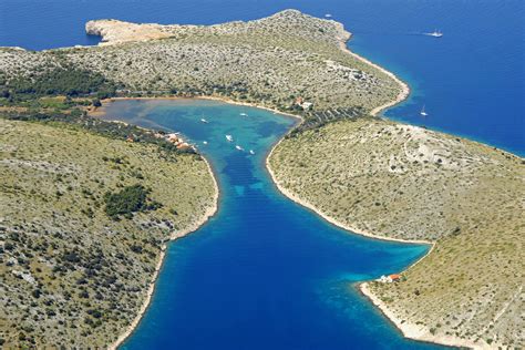 Uvala Lavsa Marina in Lavsa, Lavsa Island, Croatia - Marina Reviews ...