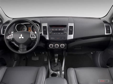 2009 Mitsubishi Outlander: 11 Interior Photos | U.S. News