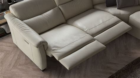 Natuzzi Leather Recliner Sofa Reviews | Baci Living Room