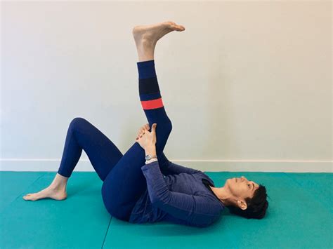 Fascia Stretching - 4 Stretches To Relieve Tightness | goop