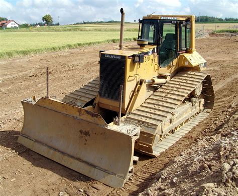 Bulldozer | Heavy-duty, Construction, Earthmoving | Britannica