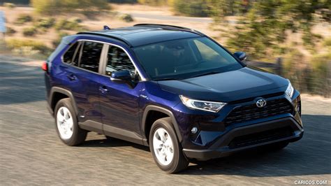 2019 Toyota RAV4 Hybrid XLE (Color: Blueprint) | Front Three-Quarter