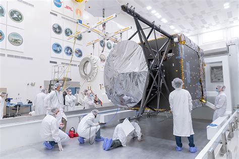 Watch NASA's Psyche Spacecraft Being Built Before Its Billion-Mile ...