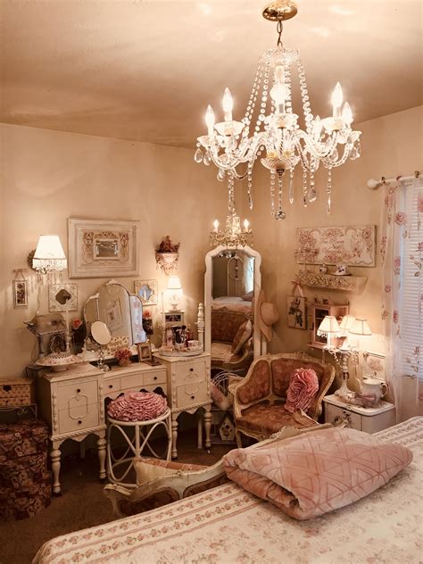 Shabby chic pink | Shabby chic room, Shabby chic bedrooms, Chic bedroom ...