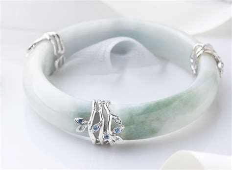 Blog - The Choo Yilin Insider — A Personality Guide to Jade Bangles