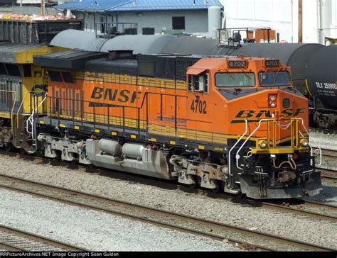 BNSF GE Dash 9-44CW # 4702 in Heritage 3 | Railroad photography, Bnsf ...