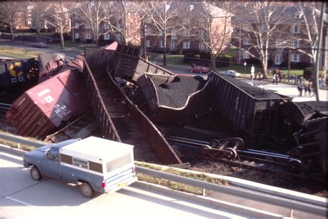 train-derail-wyo-1977-3 | Berks Nostalgia | Reading Berks History