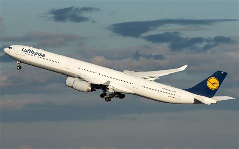 Lufthansa Airbus A340-600 Returns To Boston Twice In 2 Days