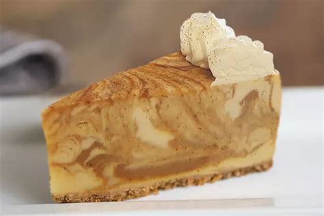 Sam's Club pumpkin cheesecake is a 14-slice Thanksgiving win