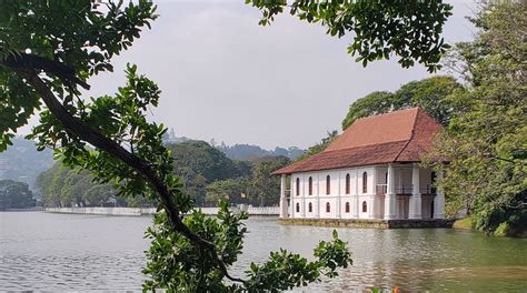 Kandy Lake Tours - Book Now | Expedia