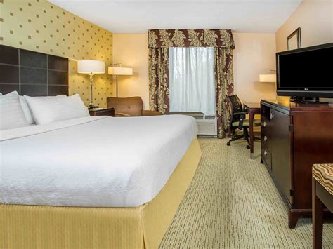 Hotel in Bloomington | Holiday Inn Bloomington-University Area Hotel