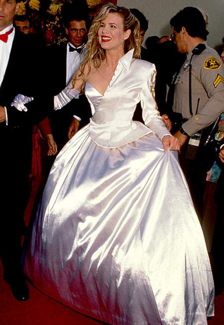 10 Most Awful Oscar Dresses Of All Time