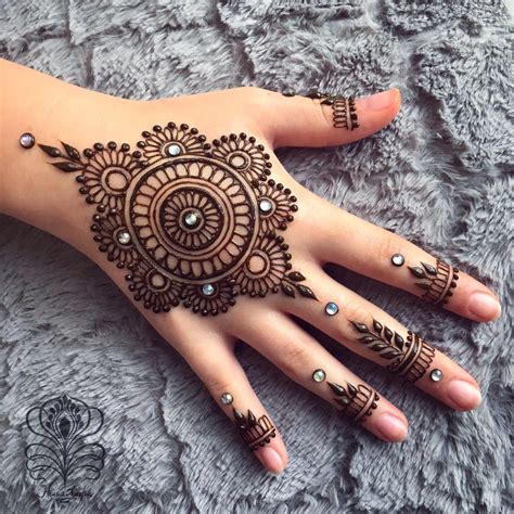 Mandala Mehndi Design for Hand - K4 Fashion