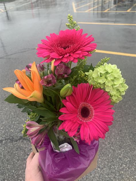 Anyone ever done a Hy-Vee floral 🎉🌷😍 : r/doordash_drivers