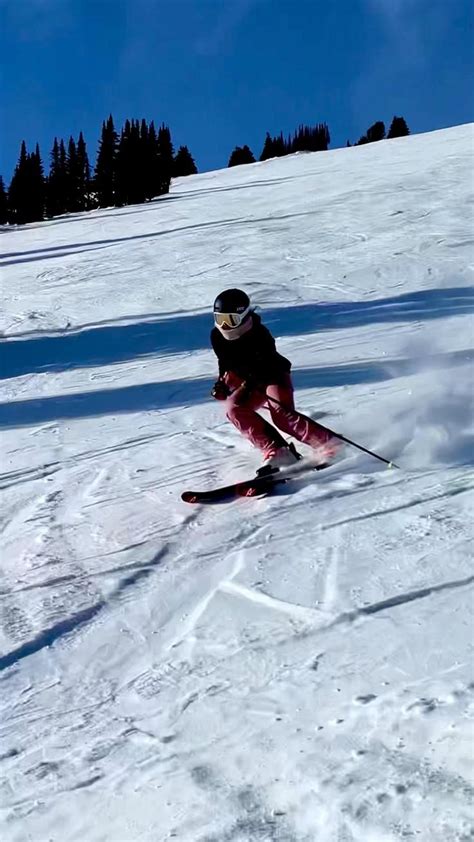 Ski carving turns | Skiing photography, Freestyle skiing, Skiing