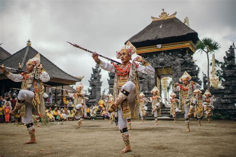 Visitbali - Special Balinese Dances Played During A Sacred Ceremony