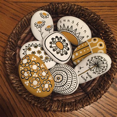 Stone Art | Painted rocks diy, Stone art painting, Rock painting patterns