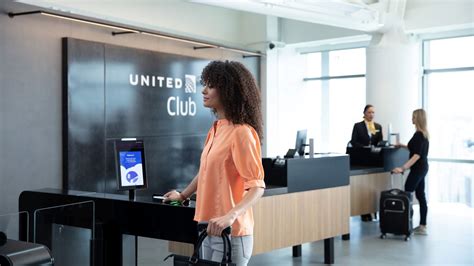 First look: United’s amazing next-gen United Club lounge at Newark ...