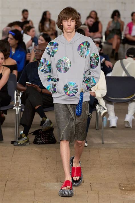 J.W. Anderson Resort 2023 & S/S 23 Men's Show (J.W. Anderson)