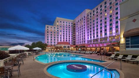 Biloxi Things to Do - Harrah's Gulf Coast Hotel & Casino