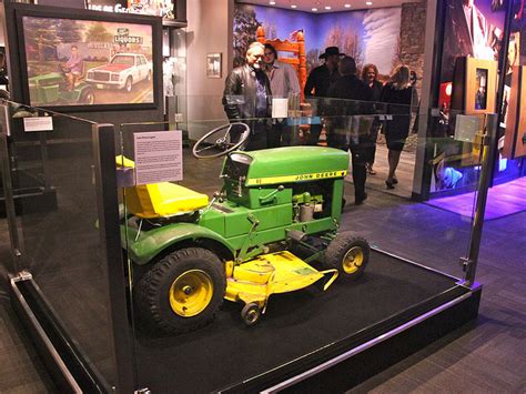 George Jones Museum Opens in Nashville : People.com