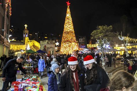 Israelis flood Nazareth for Christmas celebrations, while Bethlehem ...