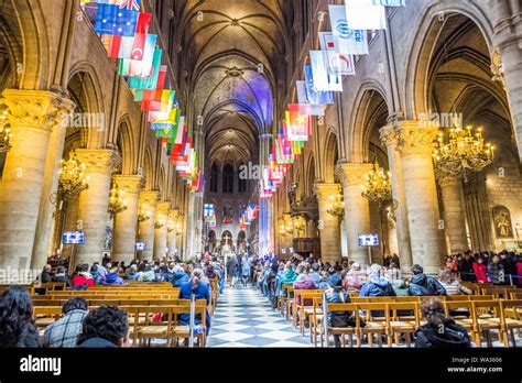 Notre Dame cathedral interior Stock Photo - Alamy