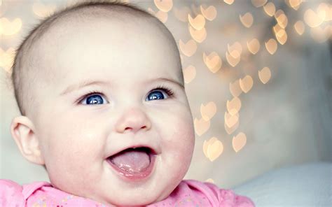 Smiling Baby Pictures Wallpapers