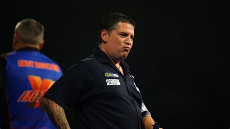 Gary Anderson begins World Darts Championship defence in style | Darts ...