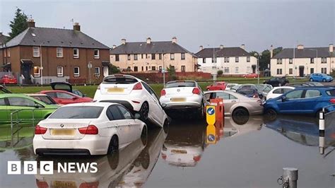 Thunderstorms bring flooding and disruption - BBC News