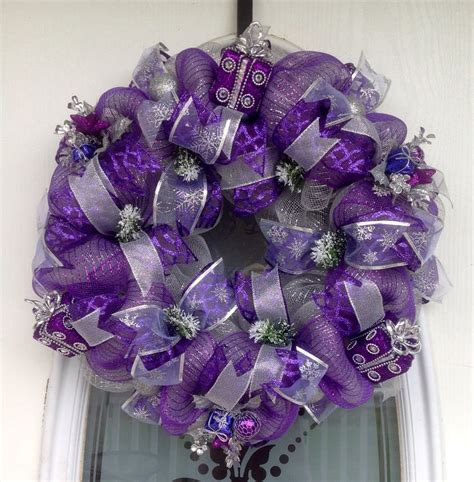 22" Purple Deco Mesh Presents Wreath … | Christmas mesh wreaths, Deco ...