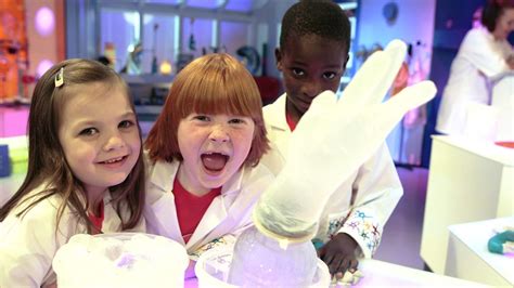 CBeebies - Nina and the Neurons: In the Lab, Popcorn Pops