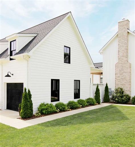 Ultimate Guide to Modern Farmhouse Landscaping - Nikki's Plate