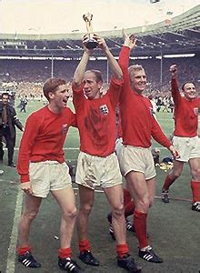 BBC SPORT | Football | Sir Bobby Charlton at 70