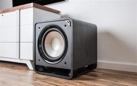 Woofer Vs SubWoofer – Differences, Pros & Cons