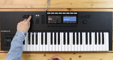 Native Instruments Komplete Kontrol S49 Mk2 Keyboard Review - Digital ...