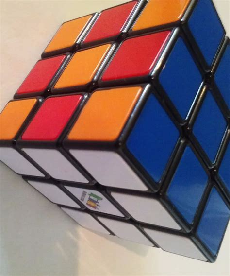 Rubik's Cube Tricks: Two Faced Checkerboard : 3 Steps - Instructables