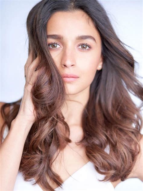 Beauty tips that Alia Bhatt has for glowing skin | Zoom TV