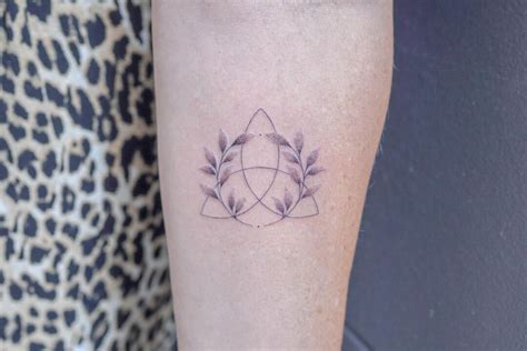 10 Best Celtic Sister Knot Tattoo Ideas That Will Blow Your Mind ...