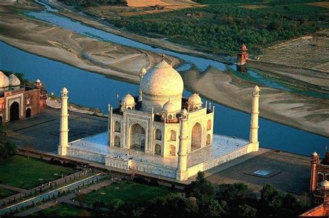 Magnificent Taj Mahal Tour With Boat Ride in River Yamuna