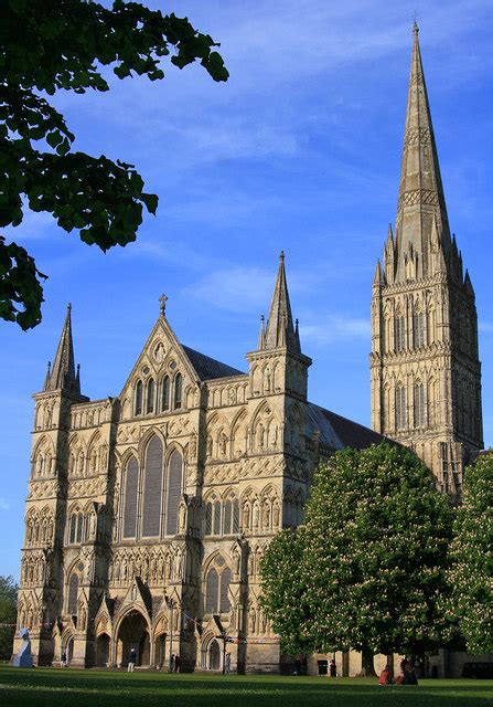 Salisbury Cathedral Historical Facts and Pictures | The History Hub