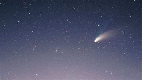 Remembering Comet Hale-Bopp's Unlikely Discovery | Mental Floss