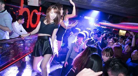 Best Way To Enjoy Nightlife in Hong Kong - Clubs Bars & Nightlife Tips