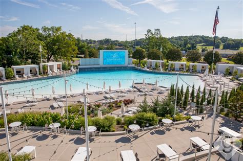 Best Hotels with Outdoor Pools in Nashville | Nashville Guru