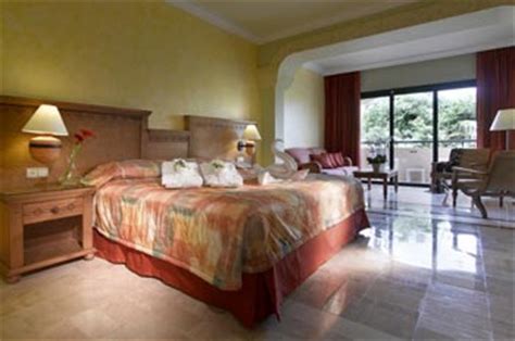 Grand Palladium Colonial - Grand Palladium Resorts Specials ...