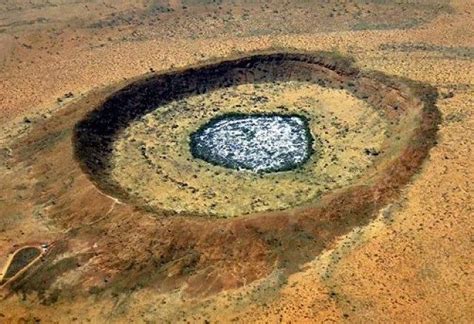 11 Fascinating Impact Craters on Earth | Impact crater, Meteor crater ...