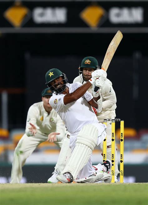 Wahab Riaz lofts during his cameo | ESPNcricinfo.com