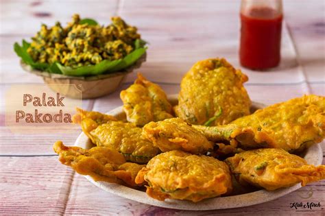 Palak Pakoda-Spinach Pakora - Kali Mirch - by Smita